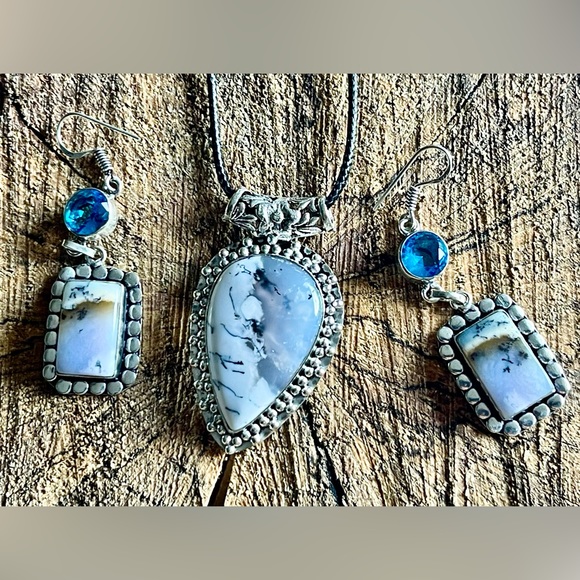 Dendritic Agate Pendant & Earrings Set - Picture 9 of 11